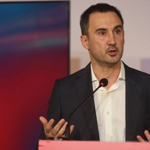 Επίθεση Χαρίτση για μη κρατικά πανεπιστήμια: «Μία ακόμη ευκαιρία κερδοσκοπίας»