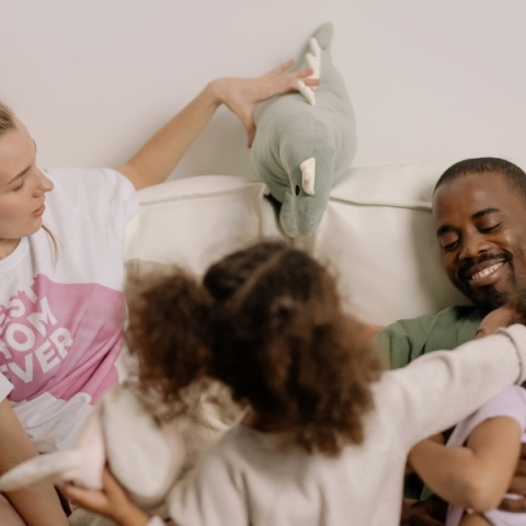 Οι ταυτότητες που ενώνουν και διχάζουν 