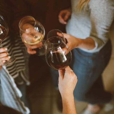 6 magnum ετικέτες για τα γιορτινά ρεβεγιόν