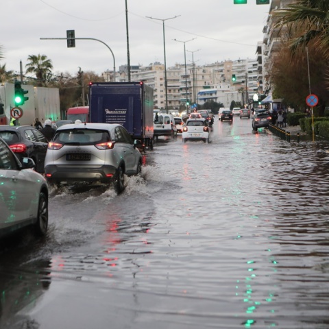 Κίνηση τώρα στην Αττική - Κυκλοφοριακά προβλήματα