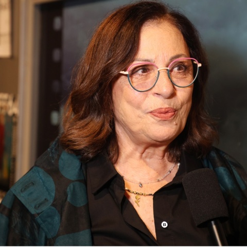 Η Χάρις Αλεξίου