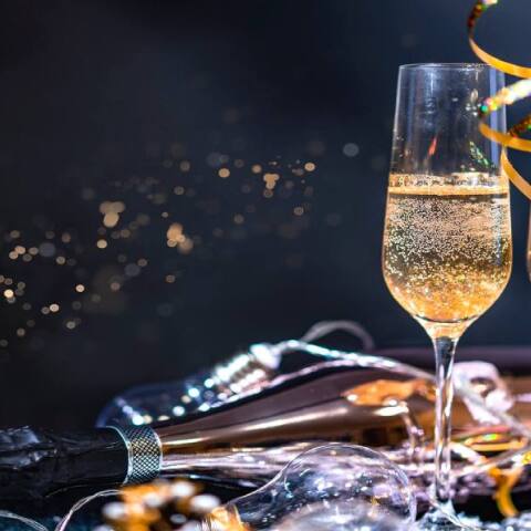 Τα αθηναϊκά ρεβεγιόν για τις πιο λαμπερές νύχτες του χρόνου