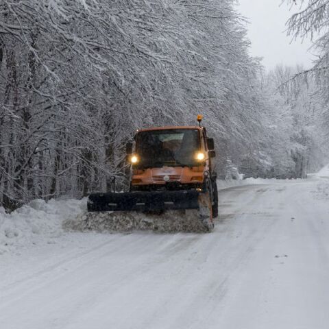 Βασίλης Κικίλιας: Σύσκεψη στην Πολιτική Προστασία με τους ιδιοκτήτες μηχανημάτων - Τι θα γίνει σε περίπτωση βαριάς χιονόπτωσης στην Αττική.