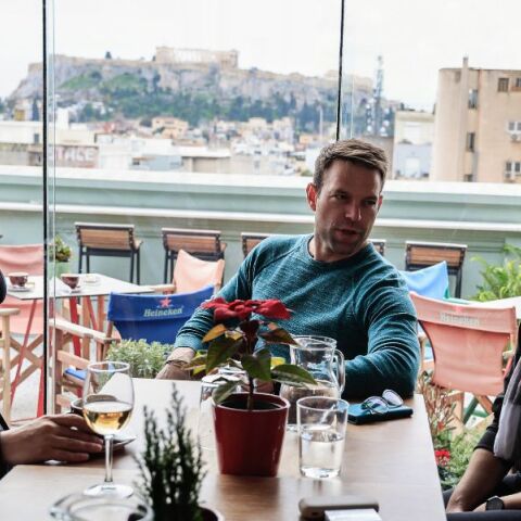 Συνάντηση Κασσελάκη με δημοσιογράφους πριν την αναχώρησή του για τις ΗΠΑ