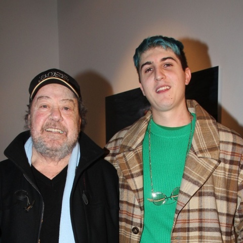 Ο Γιάννης Πάριος (αριστερά) και ο μικρότερος γιος του, Good Job Nicky (αριστερά)