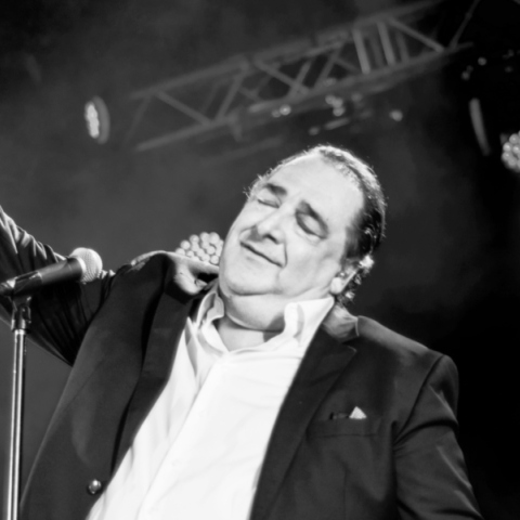 Πέθανε ο Βασίλης Καρράς σε ηλικία 70 ετών