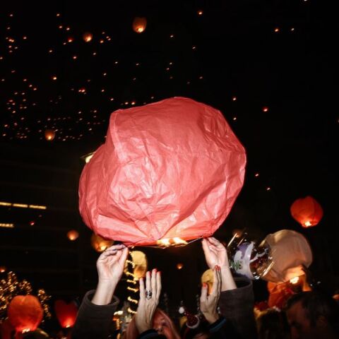 Η «Νύχτα των Ευχών» επέστρεψε στην «καρδιά» της Αθήνας 