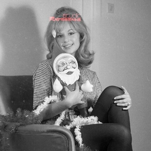 Η Αλίκη Βουγιουκλάκη σε αδημοσίευτη χριστουγεννιάτικη φωτογραφία