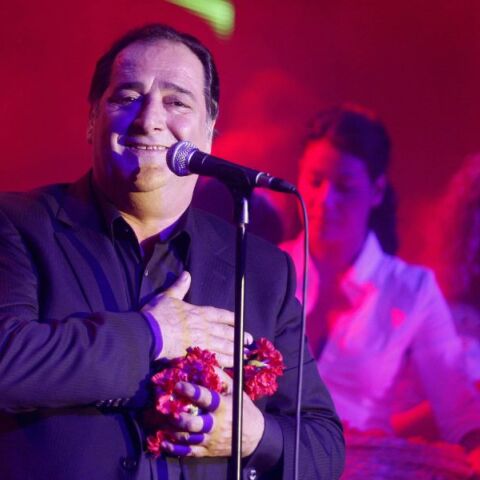 Βασίλης Καρράς: Σίγησε για πάντα η φωνή του λαϊκού τραγουδιστή