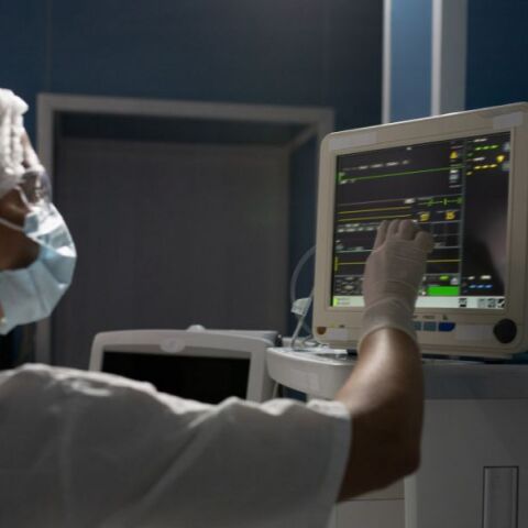 Αγωνία για την 17χρονη που υπέστη αλλεργικό σοκ