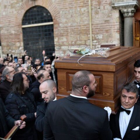 Βασίλης Καρράς: Το τελευταίο χειροκρότημα στον λαϊκό τραγουδιστή 