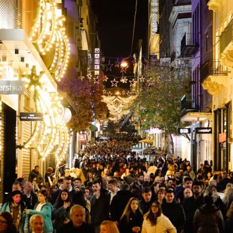 Κορωνοϊός: Κρούει τον «κώδωνα» ο Τζανάκης για τους άνω των 60