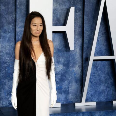 Η Βέρα Γουάνγκ ποζάρει με τις κόρες της με εντυπωσιακές δικές της δημιουργίες