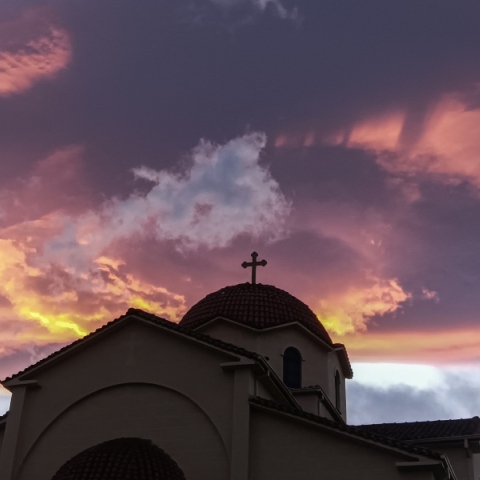 Ο Μάνος Βουλαρίνος σχολιάζει τις δηλώσεις του μητροπολίτη Μεσσηνίας για τους ομοφυλόφυλους και την εκκλησία.