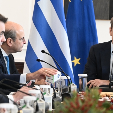 Η χώρα χρειάζεται ηγεσίες και management