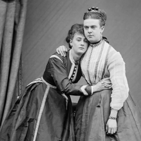 Ο όρος «λεσβιακή διαγραφή», η χρήση του για τη διαγραφή της λεσβιακής σεξουαλικής ταυτότητας και οι αντιδράσεις