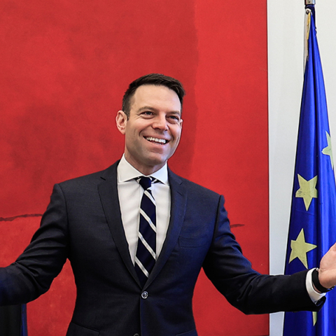 Ραψωδία Κασσελάκη με στοιχεία βουλεβάρτου και χαρακτηριστικά μπουρλέσκ 