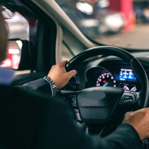 Θεσσαλονίκη: Έπαιρναν διπλώματα οδήγησης χωρίς να δώσουν γραπτές εξετάσεις - Καταδικάστηκαν 7 άτομα για δωροδοκία - Πώς αποκαλύφθηκε η εξαπάτηση.