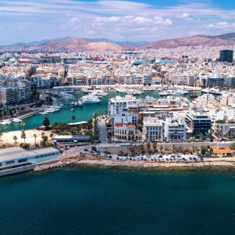 Πώς οι επιθέσεις των Χούθι επηρεάζουν τον Πειραιά