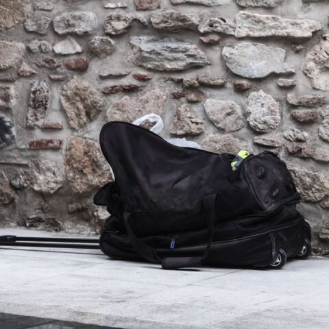 Ύποπτη βαλίτσα στη Μητροπόλεως στο Σύνταγμα