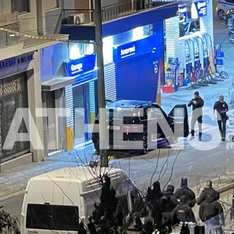 Δολοφονία 44χρονου με δεκάδες σφαίρες από καλάσνικοφ στο Νέο Κόσμο - Σε ξεκαθάρισμα της νύχτας αποδίδεται από την αστυνομία.