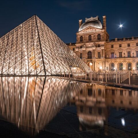 Μουσείο Λούβρου: Κατά 5 ευρώ ακριβότερα τα εισιτήρια - Ανεβαίνει το κόστος ζωής στο Παρίσι ενόψει Ολυμπιακών Αγώνων 2024. 