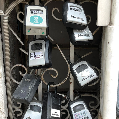 Οι κλειδοκράτορες των Αirbnb