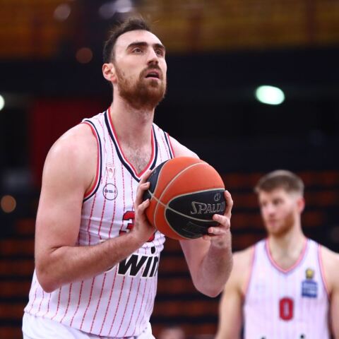 Ο Νίκολα Μιλουτίνοφ του Ολυμπιακού