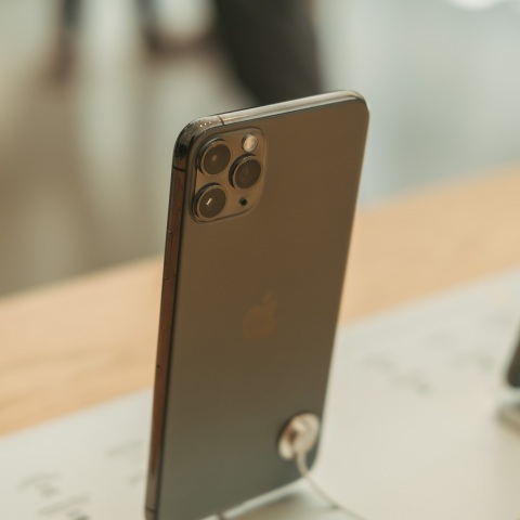 Η Apple ξεπερνά τη Samsung ως κορυφαία σε πωλήσεις smartphone παγκοσμίως – Το iPhone τερματίζει το δωδεκαετές προβάδισμα κορεατικής εταιρίας. 