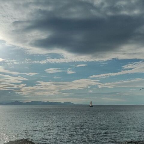 Καιρός σήμερα: Βροχές, καταιγίδες και υψηλές θερμοκρασίες 