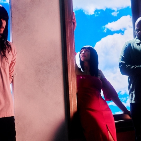 Οι Khruangbin επιστρέφουν με το νέο άλμπουμ «A La Sala»