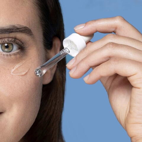 la_roche_posay_nikhtes_prix_de_beaute_2023_beautemag_12_23_main