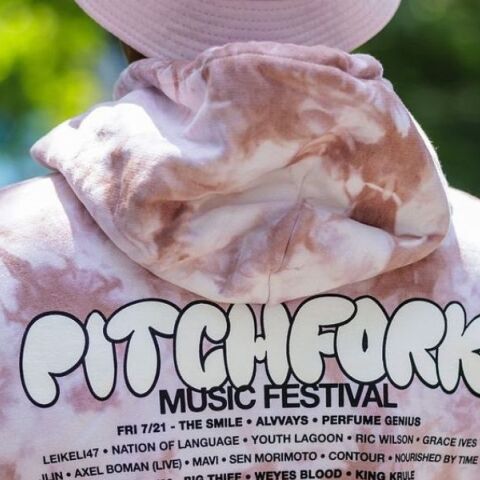 Pitchfork: Η δημοφιλής μουσική ιστοσελίδα πρόκειται να συγχωνευθεί με το ανδρικό περιοδικό GQ - Πολλά στελέχη αναμένεται να χάσουν τη δουλειά τους.