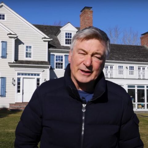 Άλεκ Μπάλντουιν: Προς πώληση για τέταρτη φορά το πολυτελές σπίτι του στα Χάμπτονς - Ξενάγηση μέσω βίντεο στο κτήμα των 10 στρεμμάτων.