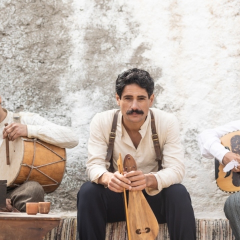 17 Κλωστές: Νέα σειρά της Cosmote TV του Σωτήρη Τσαφούλια 