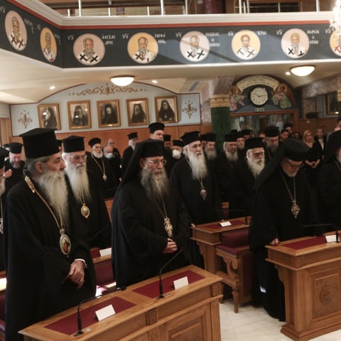 Στιγμιότυπο από τη Διαρκή Ιερά Σύνοδο