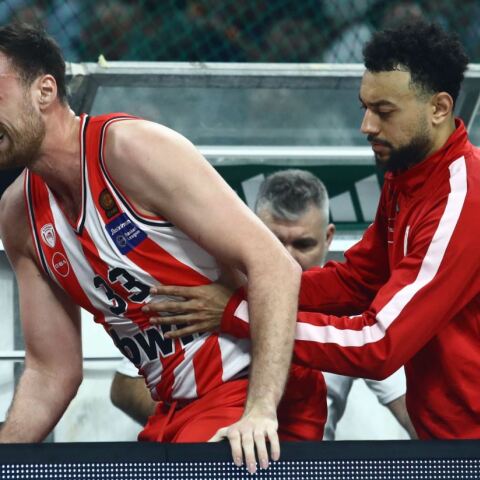 Ολυμπιακός: Χάνει για 4 εβδομάδες τον Μιλουτίνοφ