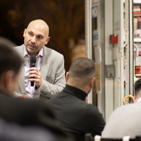 «Τάσεις Μάρκετινγκ 2024»: Μεγάλη συμμετοχή στην ομιλία του Θέμη Σαρανταένα