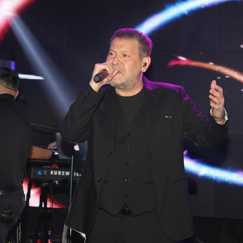 Ο τραγουδιστής Χάρης Κωστόπουλος 