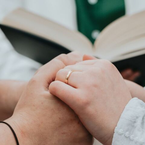 Οικουμενικό Πατριαρχείο: Εκφράζει με ανακοινωθέν την αντίθεσή του στη θεσμοθέτηση γάμου και τεκνοθεσίας ομόφυλων ζευγαριών.