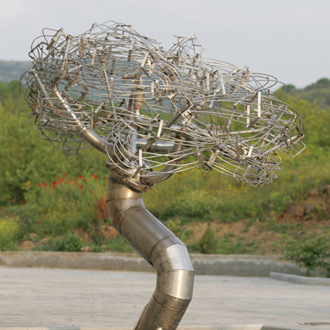 Πού «φυτρώνουν» τα σιδερένια δέντρα του Απόστολου Χασιώτη;