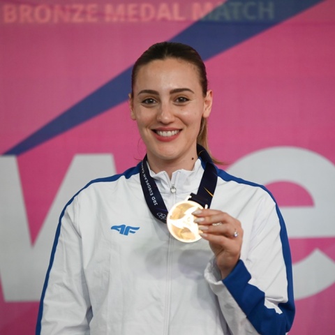 Η Άννα Κορακάκη