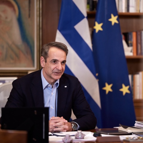 Ο Κυριάκος Μητσοτάκης στο γραφείο του στο Μέγαρο Μαξίμου