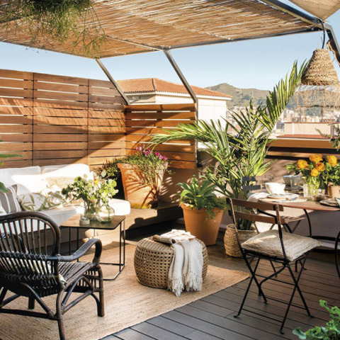 Όμορφο μπαλκόνι