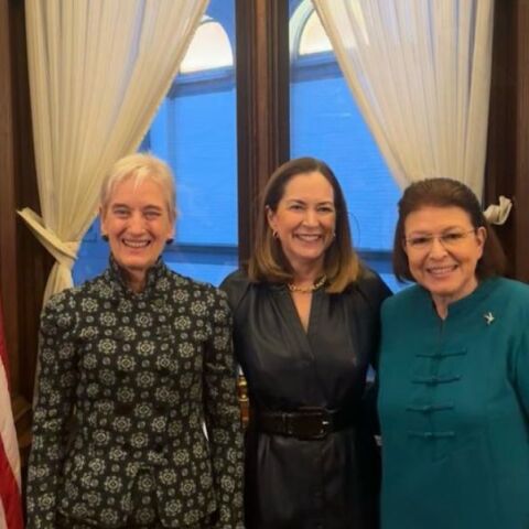 Μενδώνη - ΗΠΑ: Συνάντηση με  Lee Satterfield για πολιτισμό