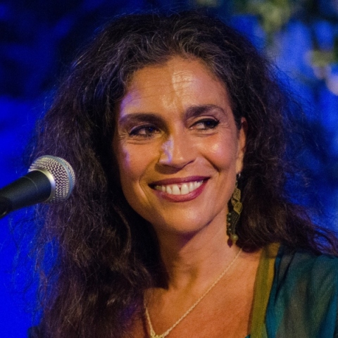 Σαβίνα Γιαννάτου: Να ακούς τα πάντα ως μουσική