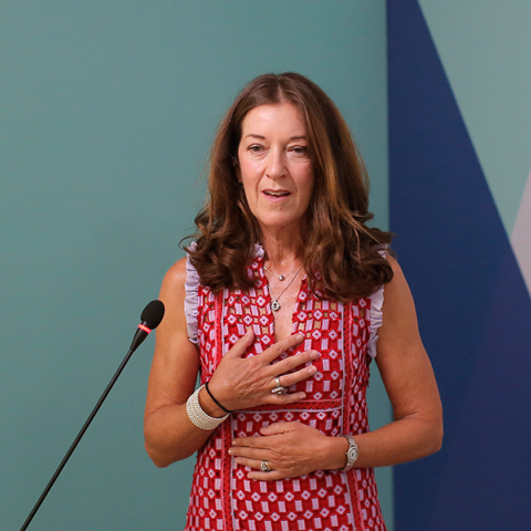 Victoria Hislop: «Τα γλυπτά που έκλεψε ο Έλγιν τροφοδότησαν την ανάγκη μου να γράψω γι’ αυτό»