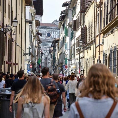 Τουρίστες σε δρόμο της Φλωρεντίας