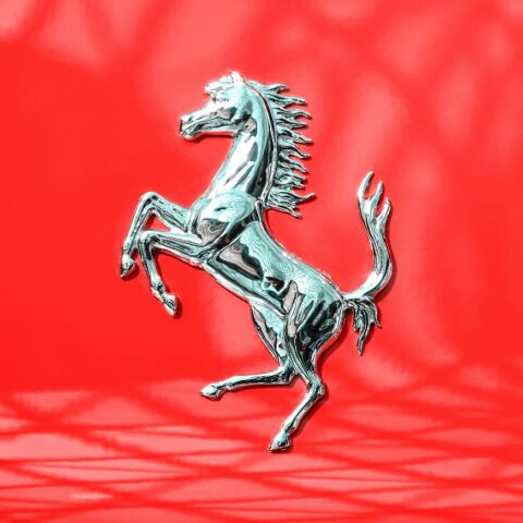 Η Ferrari αύξησε την αξία της κατά επτά δισ. μετά τη συμφωνία με τον Χάμιλτον