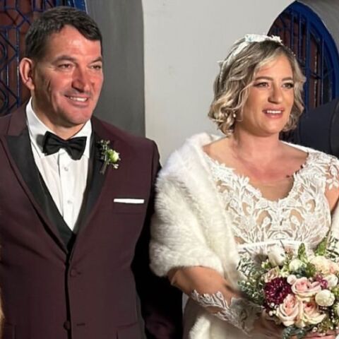 Πύρρος Δήμας - Αφροδίτη Σκαφίδα: Παντρεύτηκαν με θρησκευτικό γάμο στον ναό του Αγίου Γεωργίου στο Κάβουρι - Σε προχωρημένη εγκυμοσύνη η νύφη.